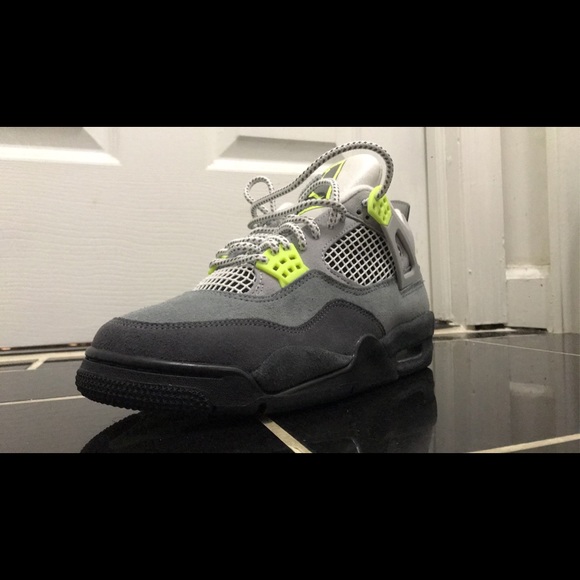 jordan 4 se neon 95